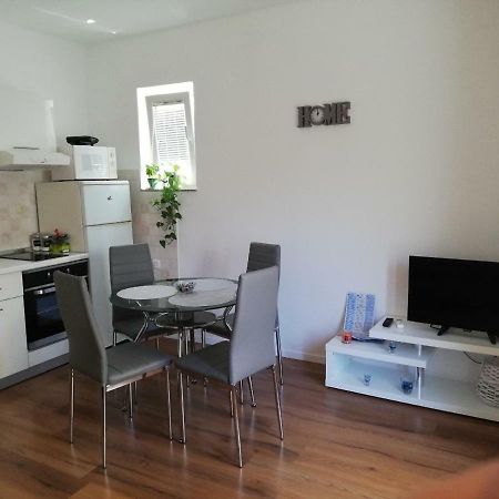 Bond With Private Parking Apartment Задар Екстериор снимка