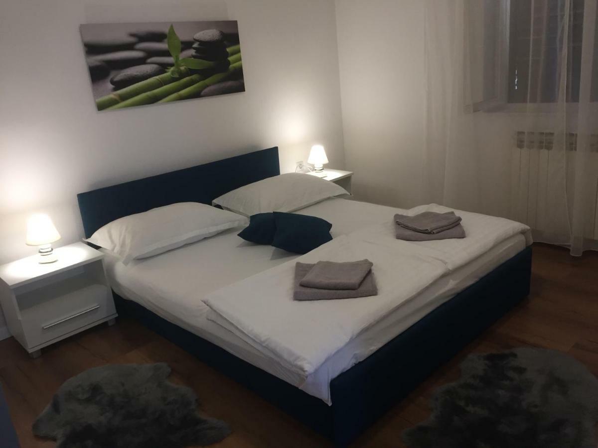 Bond With Private Parking Apartment Задар Екстериор снимка