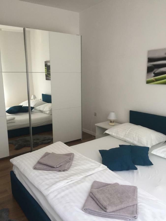Bond With Private Parking Apartment Задар Екстериор снимка